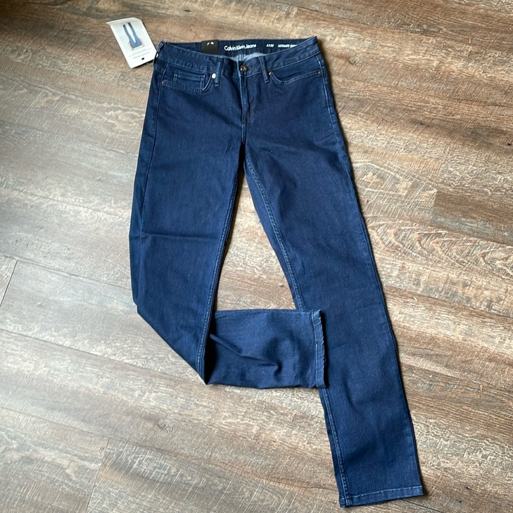 NWT Calvin Klein Ultimate Skinny Dark Wash jeans size 6